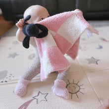 Load image into Gallery viewer, The Calla Lovey