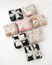 Load image into Gallery viewer, Lightning Bolt Fuzzy Blanket | Black