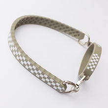 Load image into Gallery viewer, The HydraHandle - Checkered
