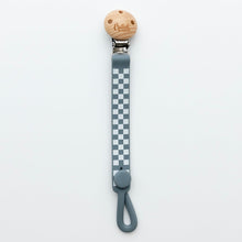 Load image into Gallery viewer, Nash Everything Clip - Checkered
