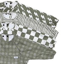 Load image into Gallery viewer, The Grayson Long Sleeve Bib - Brush Stripes
