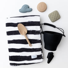 Load image into Gallery viewer, BLACKOUT &amp; BOLT Silicone Beach Toy Set
