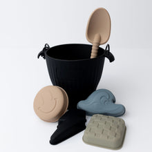 Load image into Gallery viewer, BLACKOUT &amp; BOLT Silicone Beach Toy Set
