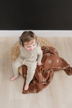 Load image into Gallery viewer, Chestnut Textiles Muslin Quilt
