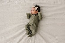 Load image into Gallery viewer, Olive Bamboo Footed Zipper
