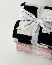 Load image into Gallery viewer, Checkered Plush Blanket | Black
