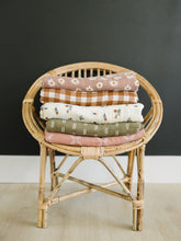 Load image into Gallery viewer, Olive Strokes Muslin Quilt
